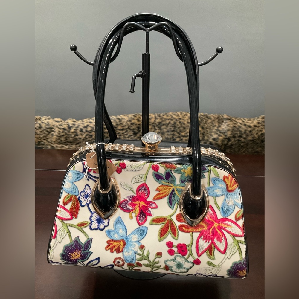 PAISLEY PRINT CREAM FUCHSIA OLIVE FLOWERS PATENT VINYL SHOULDER CROSSBODY BAG‎